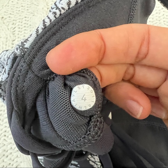 Lululemon Knot Your Typical Tank Pebble Jacquard Size 4 - Picture 8 of 9